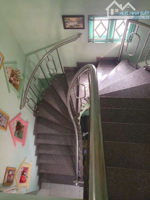 Bán nhà 3 tầng mặt tiền đường 8m, xe hơi ngủ trong nhà – Giá chỉ 6.x tỷ đồng - 1