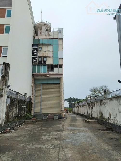 Cho thuê nguyên căn nhà mặt tiền đường Nguyễn Ái Quốc, Quốc lộ 1K - 1