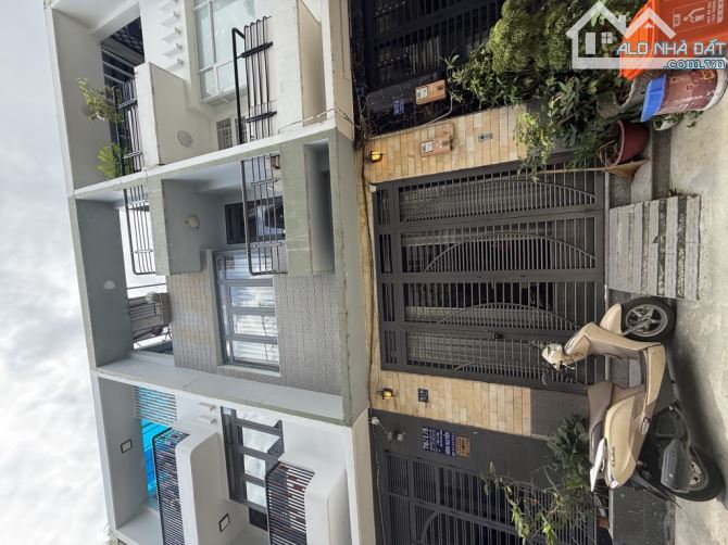 GẦN PHÚ MỸ HƯNG - HẺM Ô TÔ - NHÀ 4 TẦNG 52M2 - CHỈ 5,7 TỈ - SH - 1