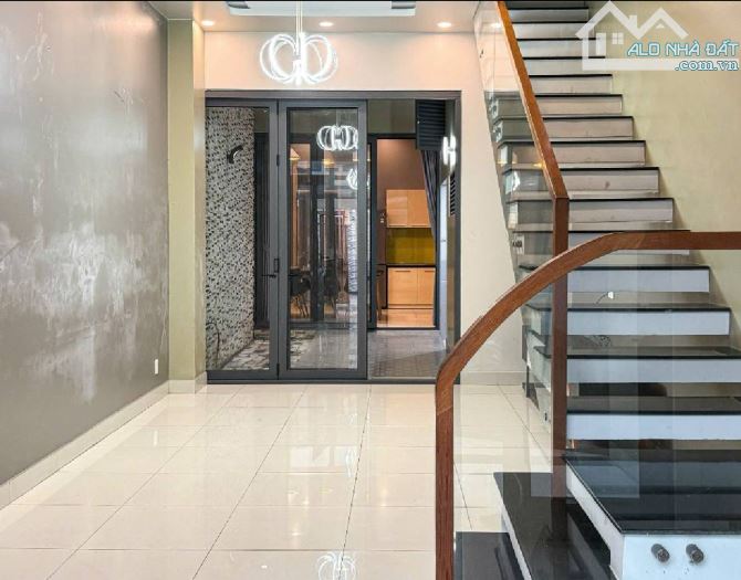 BÁN NHÀ MỚI 3 TẦNG – HẺM THÔNG SÁT MẶT TIỀN SONG HÀNH, QUẬN 12 -114M2 - 1
