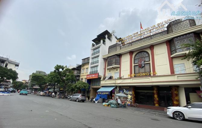 Bán nhà mặt tiền phố cổ, quận Hoàn Kiếm, kinh doanh, vỉa hè rộng, ba bước ra phố Hàng Da.