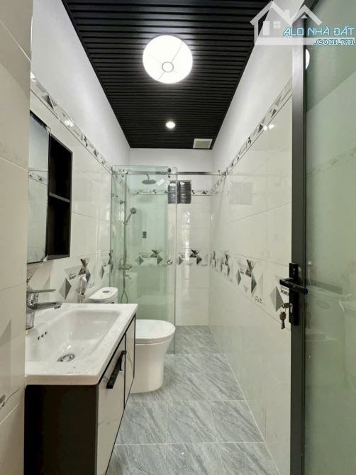 Bán nhà hẻm 7m 1979 Huỳnh Tấn Phát, Nhà Bè, DT 4 x18m, 3 lầu, St. Giá 9,8 tỷ - 1
