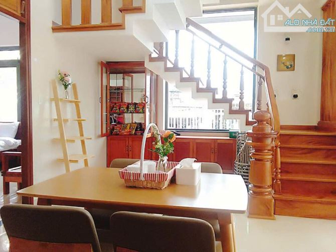 CHO THUÊ VILLA SÂN VƯỜN NGÔ TẤT TỐ P8 ĐÀ LẠT - 6PN, FULL NỘI THẤT - 23 TRIỆU/THÁNG - 1
