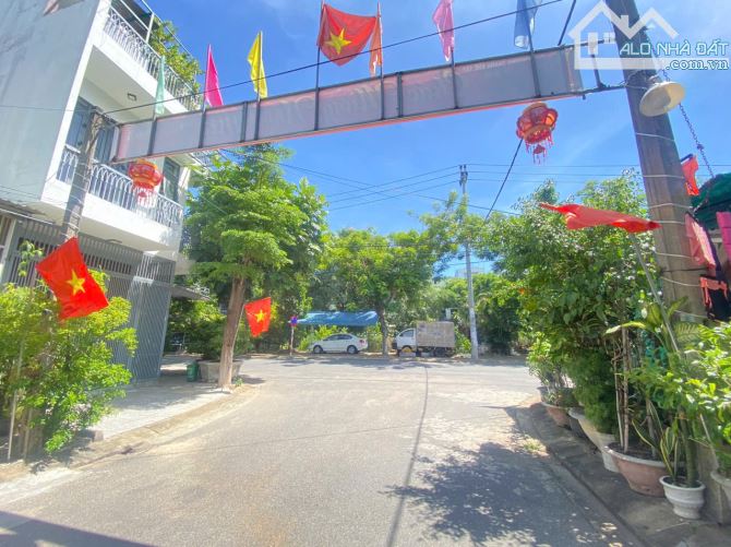 BÁN NHÀ CẤP 4 GẦN BIỂN! MT PHÚ LỘC 17 - DÒNG TIỀN 70TR/THÁNG - GIÁ CHỈ: 5.1 TỶ! - 1