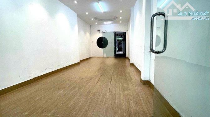 Cho thuê mặt tiền Trần Quốc Thảo, Phường Võ Thị Sáu, Quận 3 (Phường Xuân Hòa) - 1