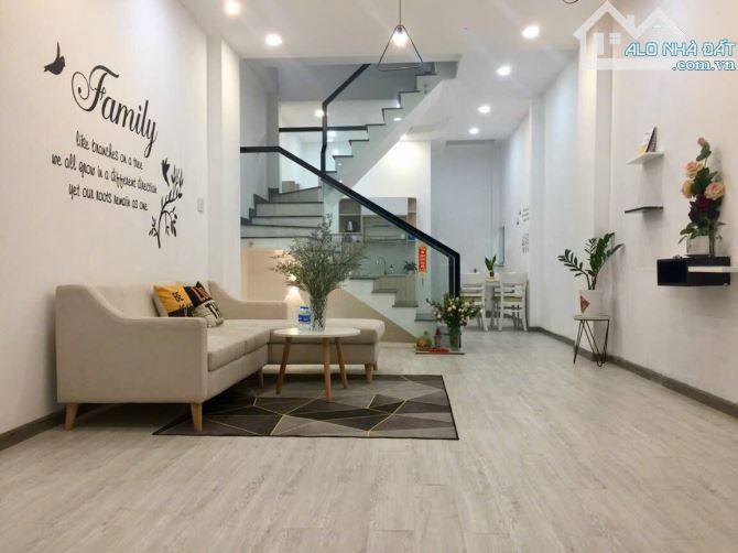 Ngộp ngân hàng bán gấp căn nhà ở Nguyễn Hữu Trí,Tân Bửu, Bến Lức 2 tỷ 5, sổ riêng - 1