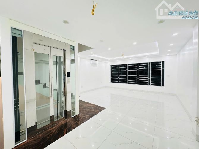 Bán Nhà riêng 6 tầng, thang máy, 48m2, gần Ô tô, gần Hồ Tây, giá siêu hời 9,5 tỷ, Văn Cao - 1