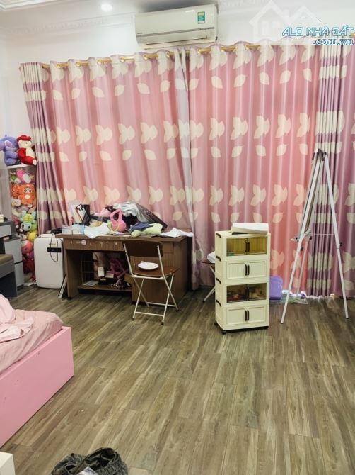 NHÀ 4 TẦNG MỚI ĐẸP SANG TRỌNG HIỆN ĐẠI XÂY DỰNG FULL 100m2 KHÔNG BỊ LỘ GIỚI HOÀN CÔNG ĐỦ - 1