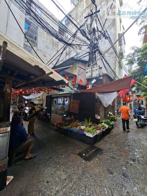 Bán mảnh đất Trần Khát Chân 29m2 lô góc, mặt ngõ thông kinh doanh, gần phố. Giá 6.5 tỷ CTL