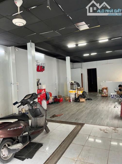 CHo thuê nhà góc 2 mặtt iền đường Quang trung 5x15m thông suốt - 1