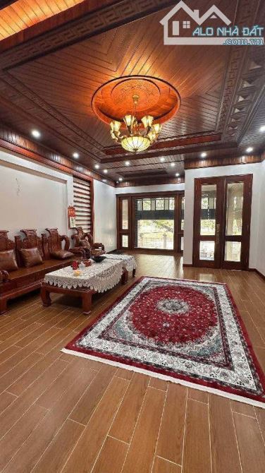 BIỆT THỰ GẦN TRẦN ĐĂNG KHOA-CỔ LINH NHÀ DÂN XÂY  - MẶT PHỐ KINH DOANH -4 LÀN Ô TÔ TRÁNH - 2