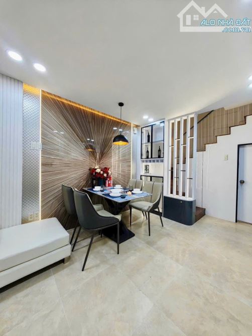 Nhà Đẹp Full Nội Thất Khu Phan Xích Long Cần Bán - 1