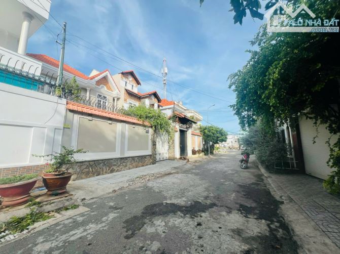 BÁN BIỆT THỰ LẠC LONG QUÂN CÁCH CÔNG VIÊN HỒ 30M, GIÁ TỐT NHẤT KHU VỰC 22.5 TỶ - 1