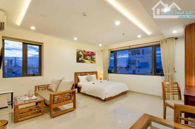 Cần bán Khách sạn đường Lê Thước. Cách biển vài bước chân - 1