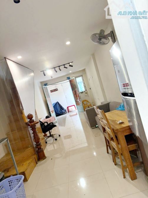 Nhà 2 tầng nở hậu hẻm 125 Nguyễn Thị Tần P. Chánh Hưng. Giá 4,28 tỷ TL - 1
