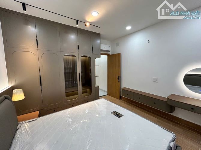 Bán nhà HXH Trần Hưng Đạo - Quận 1, DT:4*15m, 3 tầng, Sát Q1 giá chỉ hơn 13 tỷ - 1
