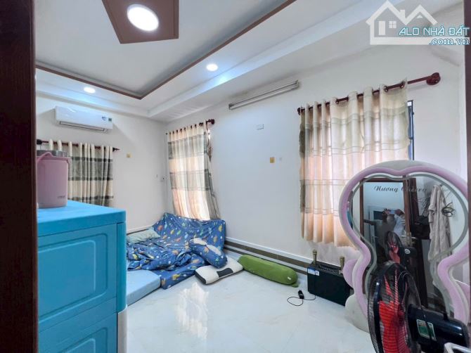 Bán nhà trệt lầu đường 102 Lã Xuân Oai , P.TNPA , Quận 9 - 1