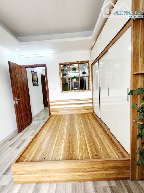 Bán chung cư ngõ 603 Lạc Long Quân - DT 50m2 - 2 ngủ  - Giá chỉ  2,1 tỷ . - 1