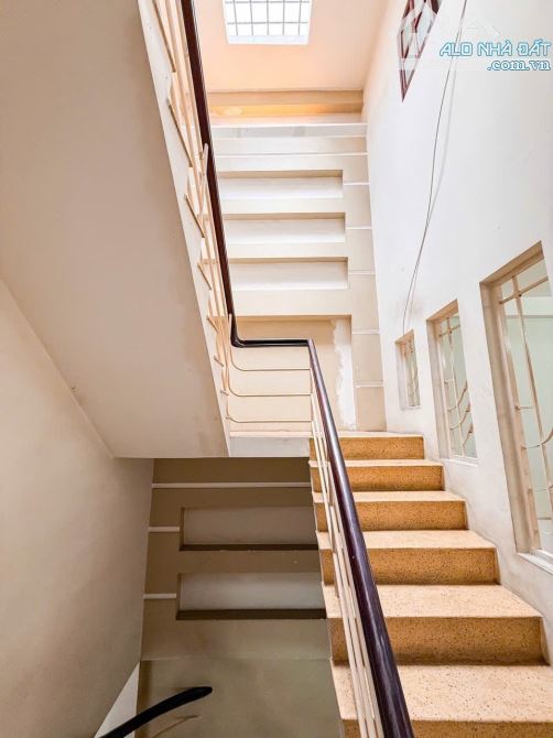 Phú Nhuận - Chỉ 8.55 tỷ -70m2 - Ngang 4m, nở hậu 6m - 3 Tầng - 6PN - Chỉ - 1