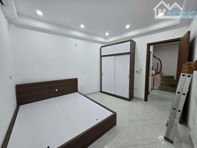 BÁN NHÀ TÔN ĐỨC THẮNG LINH QUANG ĐỐNG ĐA - 40M 5T MT 3M - 8 PHÒNG DÒNG TIỀN 30TR/THÁNG - 1