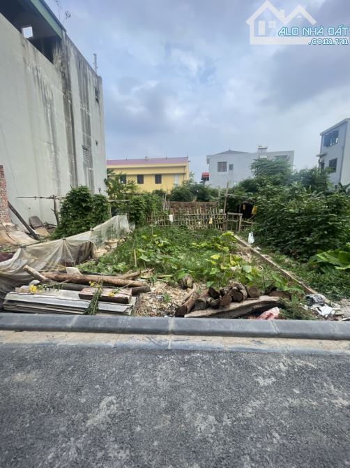 Xóm Thượng_ Uy Nỗ_ Đông Anh_ DT 73M²_ MT 4,3_ Đường Thông Ô Tô Vào Đất_ Giá Đầu Tư - 1