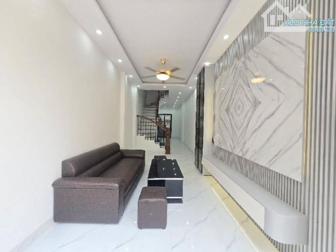 Bán nhà đẹp mới Vĩnh Quỳnh Thanh Trì 2 thoáng gần ô tô 52m 4 tầng giá 5 tỷ 68 - 1