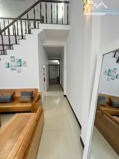 HỒ XUÂN HƯƠNG - XE MÁY TRÁNH NHAU RA ĐƯỜNG 20M - 2 TẦNG 94m2 Ở NGAY CHỈ 6.x Tỷ - 1