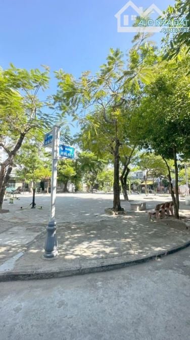 Bán lô đất biển Sơn Trà giá rẻ đường 5,5m