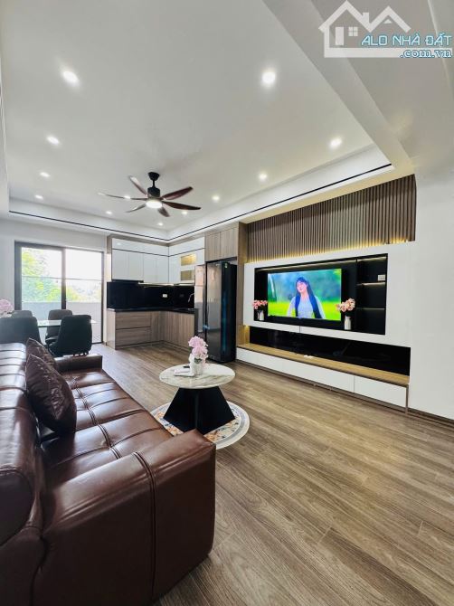 Nhỉnh 5 tỷ, căn hộ chung cư Vĩnh Hoàng, 3 phòng ngủ đẹp, full nội thất đồng bộ, sổ lâu dài - 1