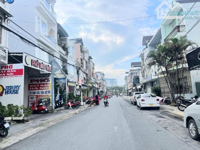 🏡 BÁN NHÀ PHỐ MẶT TIỀN NGAY KQH MẠC ĐĨNH CHI ĐÀ LẠT - VỊ TRÍ ĐẸP - ĐƯỜNG RỘNG 8M - 1