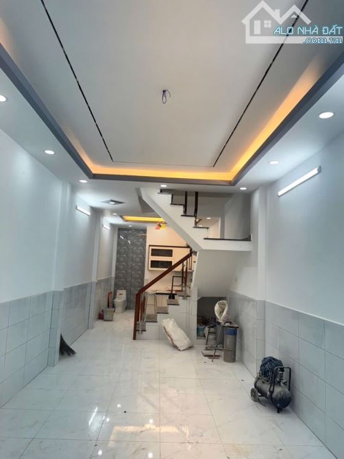 Bán nhà mặt tiền đường 10m, gần Nguyễn Sơn, Tân Phú, 48m2 (4x12), 2 tầng đẹp, chỉ hơn 5 tỷ - 1