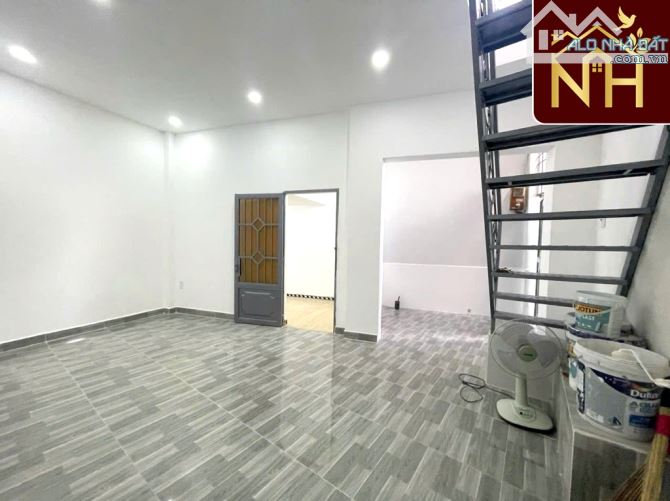 Bán gấp nhà Âu cơ 3 lầu 6x10m giá chỉ 4.3 tỷ - 1