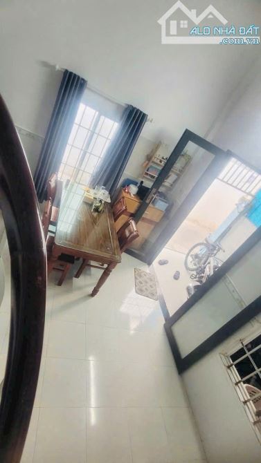 BÁN nhà hẻm cách Phùng Hưng chỉ 7m GIÁ 2tỷ800 - NAM NHA TRANG .DT: 41,7m2 ngag 5m có 2pn - 1