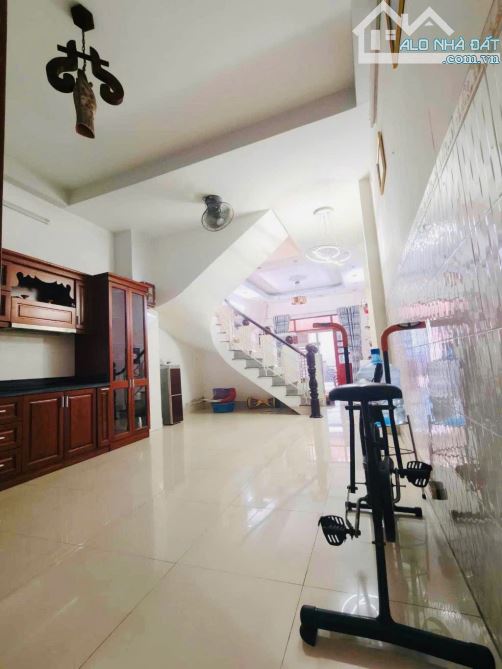 Nhà 3 tầng chợ Phạm Văn Bạch P.12 Gò Vấp – 60m², 4PN, giá hơn 6 tỷ - 1
