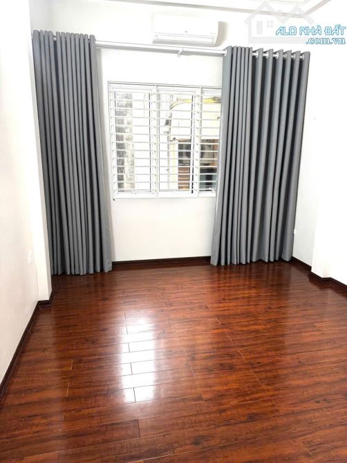 Cho thuê nhà  ngõ 107 Tôn Đức, 38m2 x 4 tầng, 5 ngủ, 4 wc.16,5 Triệu/th - 1