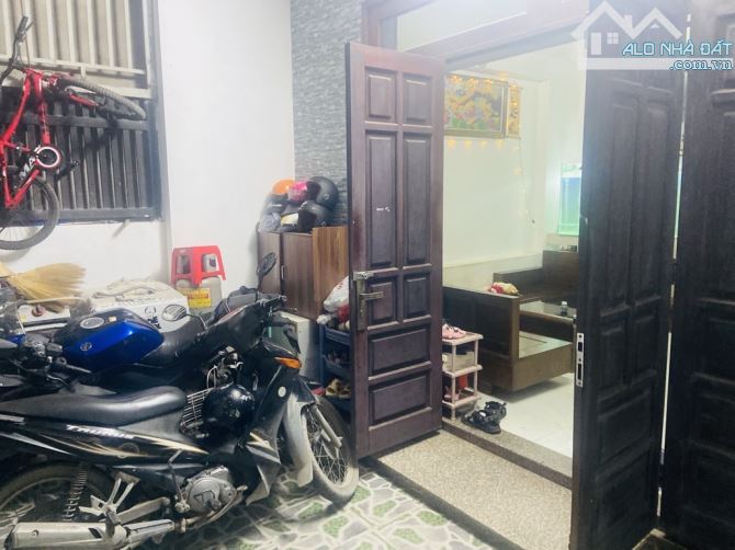 NHÀ ĐẸP 2 TẦNG 80m2 NGANG 5 ĐƯỜNG OTO TRÁNH NHAU NGAY ĐÔNG TĂNG LONG CHỈ 4.6TỶ - 1