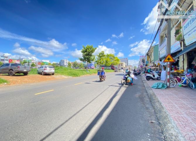 ĐẮC ĐỊA VINCOM❗️Bán nhà mặt tiền Phan Bội Châu, phường 1 Bảo Lộc. CĂN GÓC RẤT ĐẸP RẺ - 1