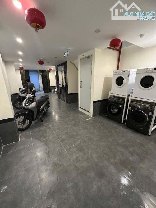 Tòa nhà 7 tầng phố Ngọc Khánh 60m quận Ba Đình Hà Nội 15 căn hộ dịch vụ tiện ích qua Hồ Tâ - 1