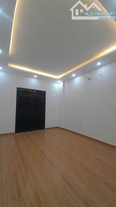 Cho thuê nhà riêng làm văn phòng , ở . Ô tô đỗ cửa ngày đêm tại Lê Chân , Hải Phòng . Nhà - 1