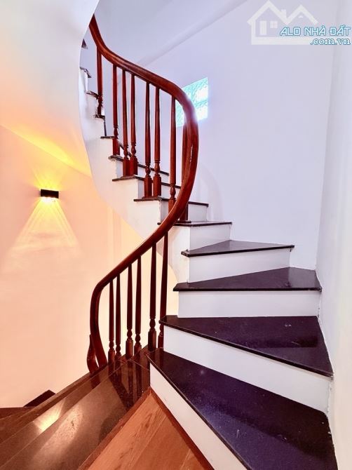 Bán nhà Lĩnh Nam. Thang máy - full nội thất. Vị trí đẹp - Ô tô tránh 1 nhà. - 12