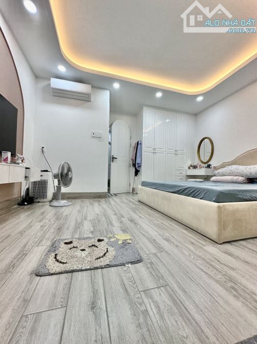 Bán căn nhà Dương Quảng Hàm 5 tầng có Gara oto 4PN - Nhà chủ xây kiên cố - 12