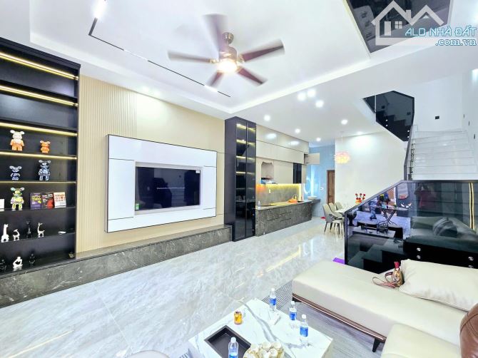 🆘🆘Bán Nhà 2 Tầng 2 Mê 2 Mặt Kiệt Trước Sau  Kiệt  610 Tôn Đản - 12
