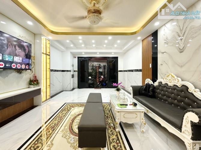 BÁN NHÀ ĐẸP QUẬN 3 - 5 TẦNG - THANG MÁY, Ô TÔ TRÁNH – 43M2 - TRẦN QUANG DIỆU - 13.5 TỶ - 12