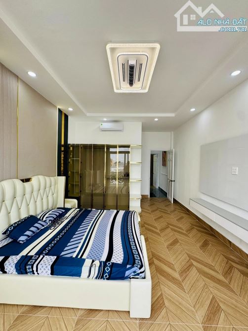 BÁN NHÀ 4 TẦNG, MẶT TIỀN NGUYỄN VĂN TRỖI (full nội thất) - Sau lưng KÝ TÚC XÁ ĐẠI HỌC CT - 12