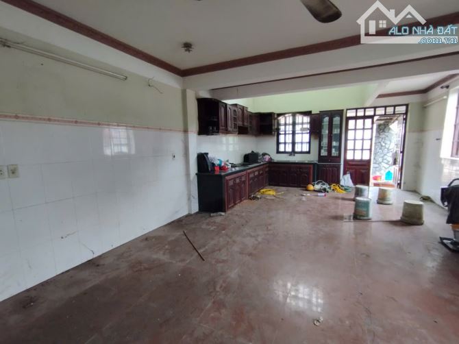 Cho thuê nguyên căn nhà mặt tiền đường Nguyễn Ái Quốc, Quốc lộ 1K - 13