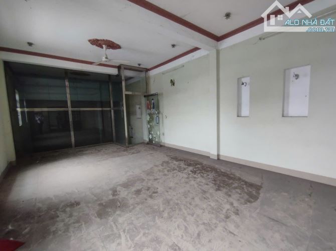 Cho thuê nguyên căn nhà mặt tiền đường Nguyễn Ái Quốc, Quốc lộ 1K - 15