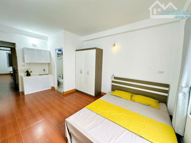 Cho Thuê CCMN 81 Trung Kính Cầu Giấy 25m2 Cửa Sổ Ban Công Thang Bộ Full Đồ Trống 16 Phòng - 16