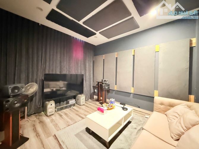 HẺM XE HƠI 6 M NƠ TRANG LONG BT 6 TẦNG THANG MÁY 8,5 X 13 M - 17