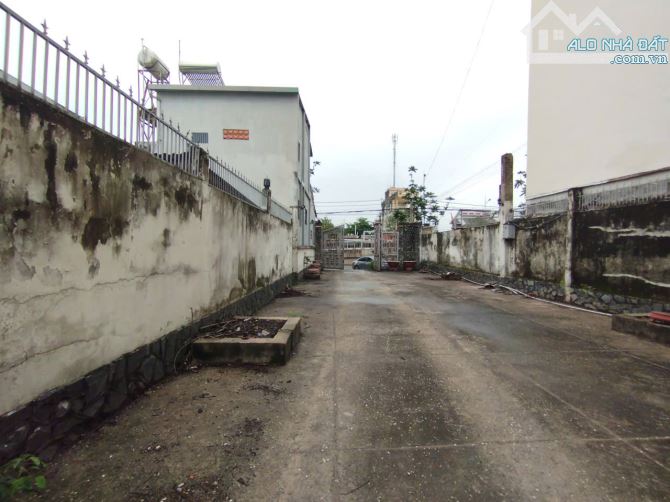 Cho thuê nguyên căn nhà mặt tiền đường Nguyễn Ái Quốc, Quốc lộ 1K - 17