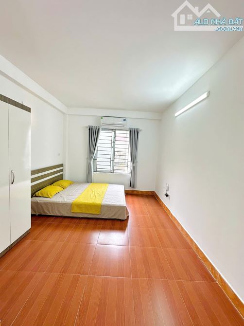 Cho Thuê CCMN 81 Trung Kính Cầu Giấy 25m2 Cửa Sổ Ban Công Thang Bộ Full Đồ Trống 16 Phòng - 18